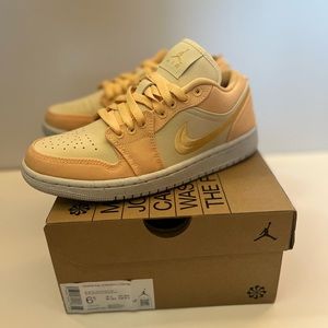 Jordan 1 Low SE